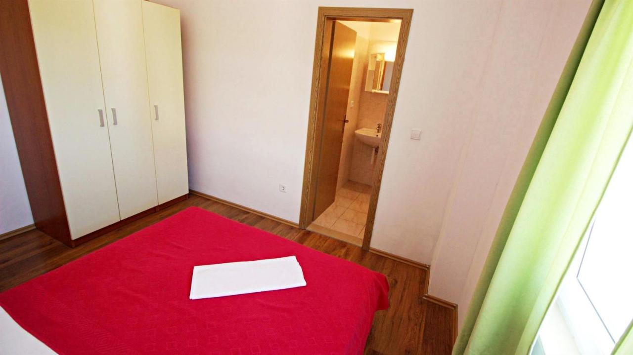 Apartments Marko Nemira أوميس المظهر الخارجي الصورة