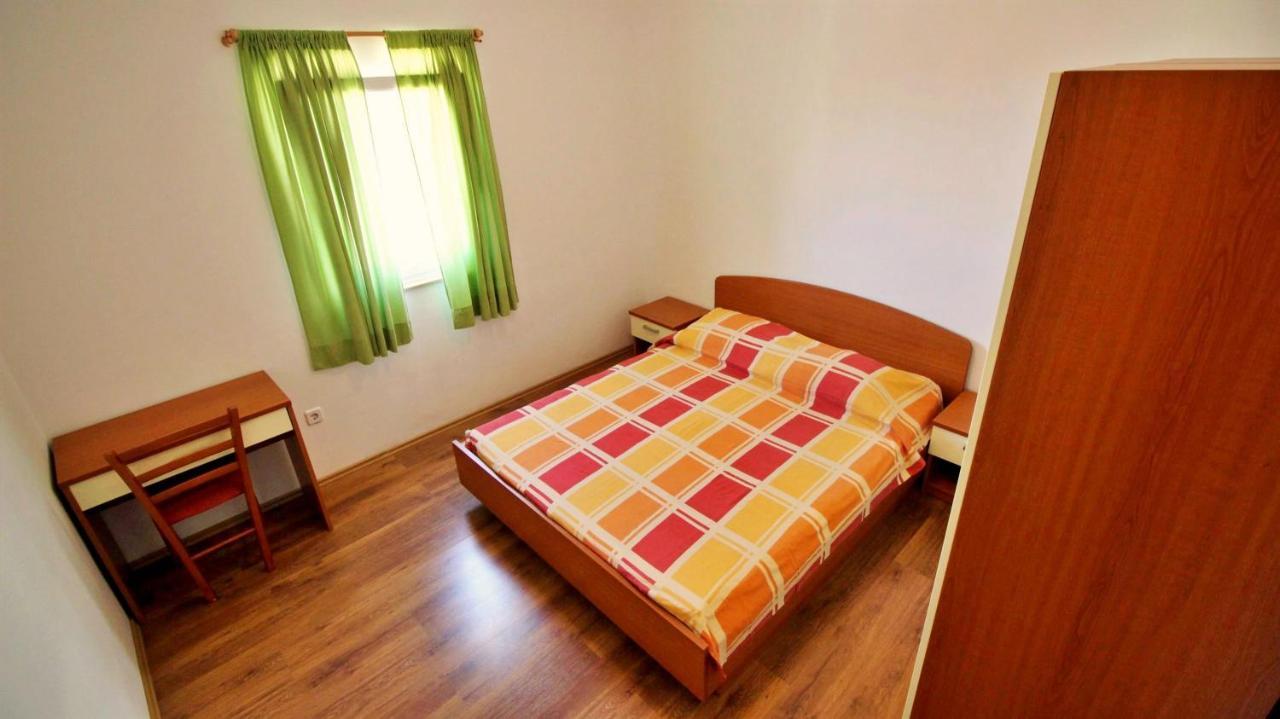 Apartments Marko Nemira أوميس المظهر الخارجي الصورة