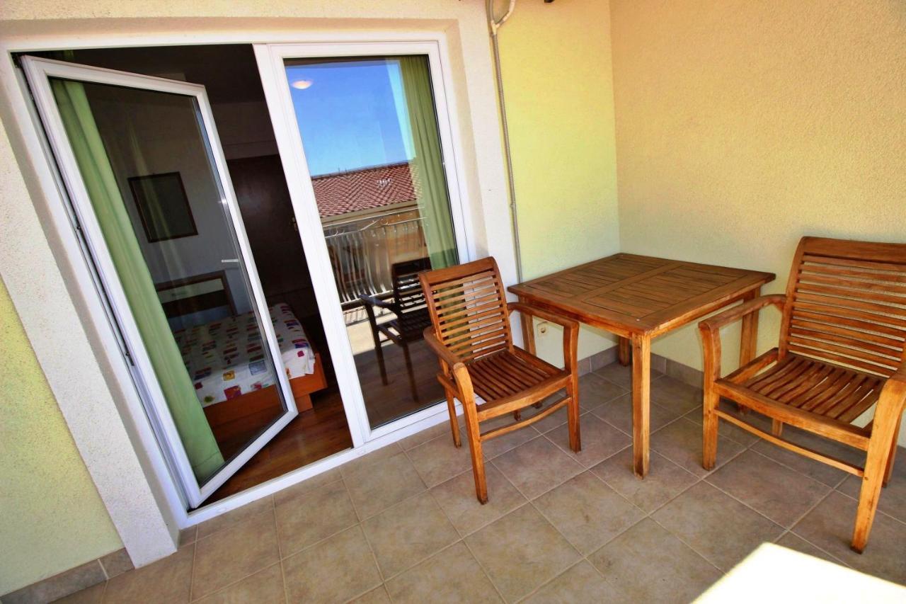 Apartments Marko Nemira أوميس المظهر الخارجي الصورة