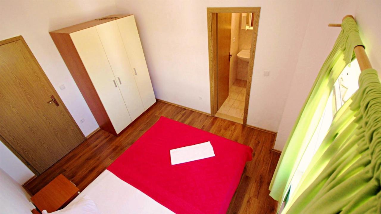 Apartments Marko Nemira أوميس المظهر الخارجي الصورة