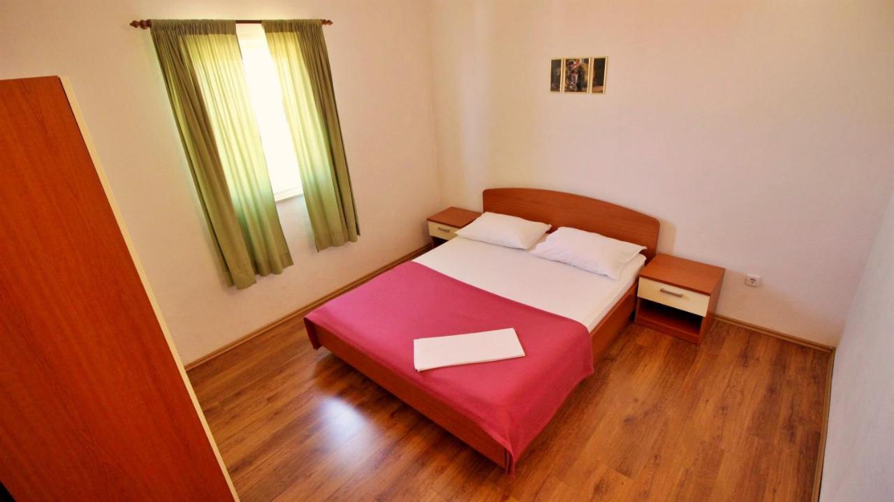 Apartments Marko Nemira أوميس المظهر الخارجي الصورة