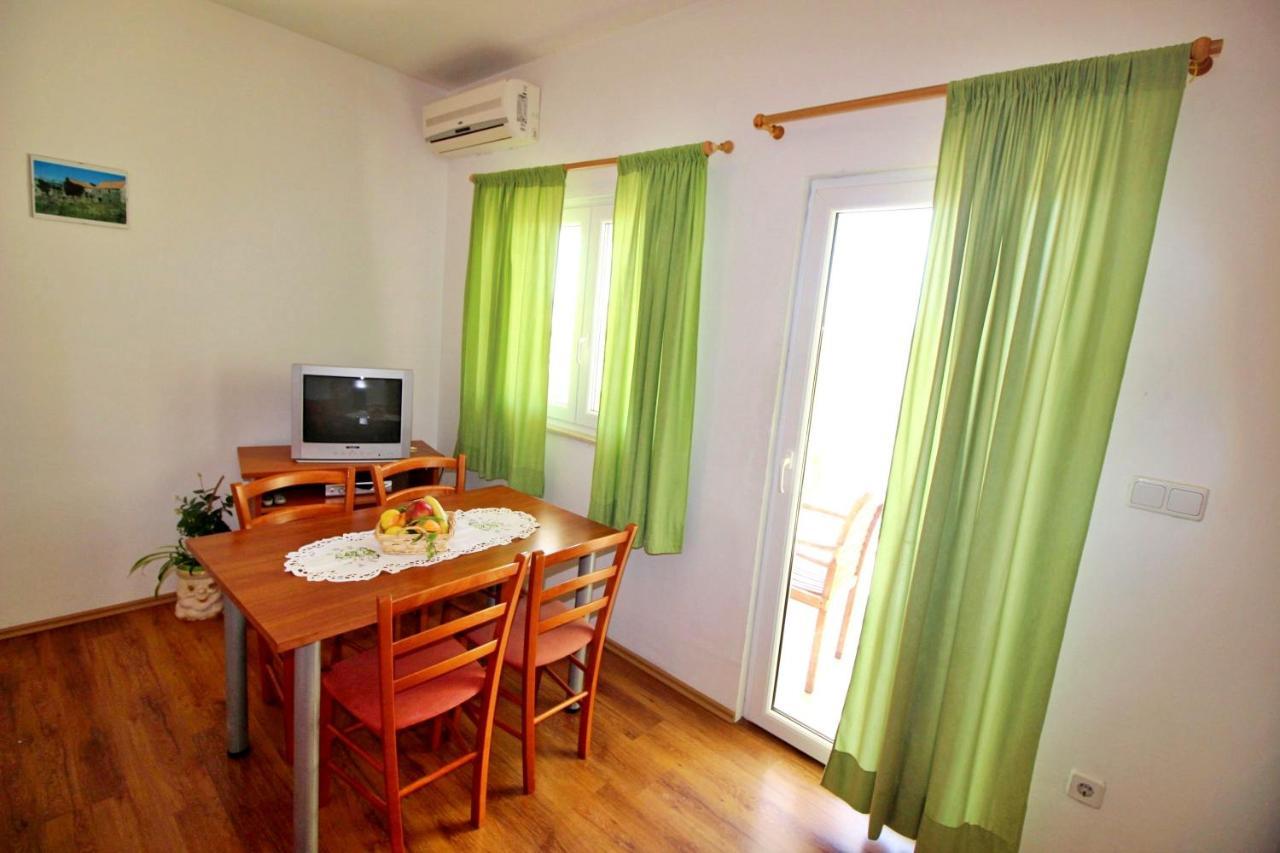 Apartments Marko Nemira أوميس المظهر الخارجي الصورة