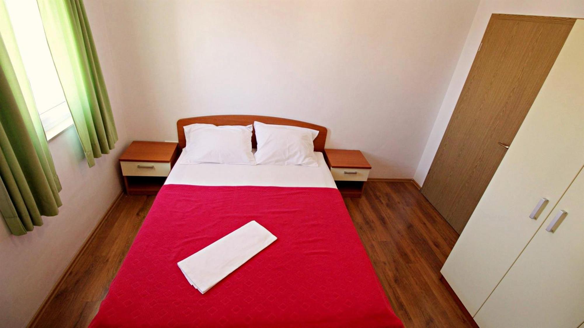 Apartments Marko Nemira أوميس الغرفة الصورة