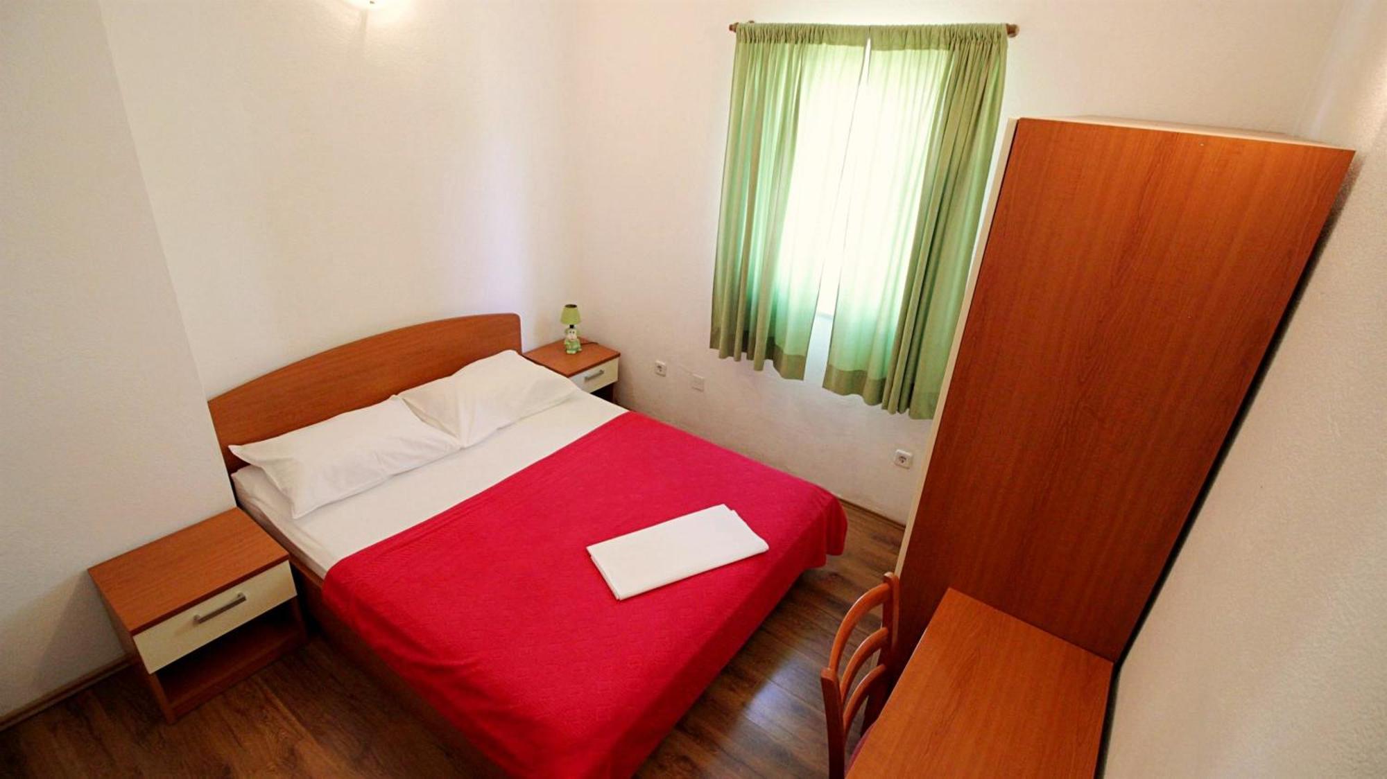Apartments Marko Nemira أوميس الغرفة الصورة