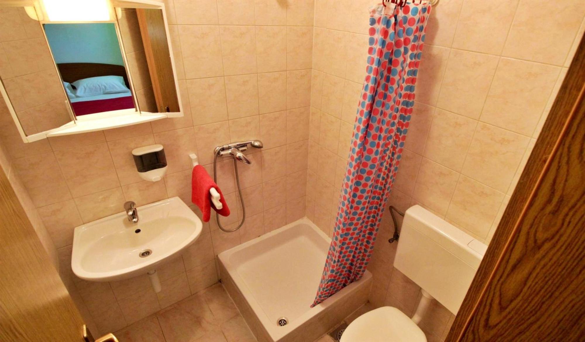 Apartments Marko Nemira أوميس الغرفة الصورة